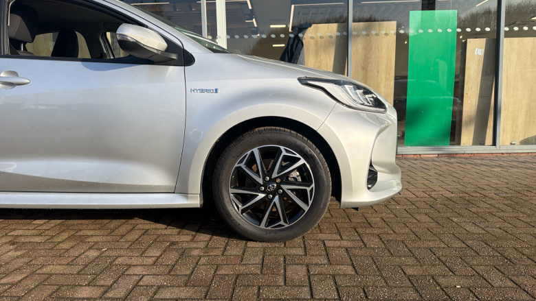 Toyota Yaris 1.5 Hybrid Design 5dr CVT Hybrid Hatchback